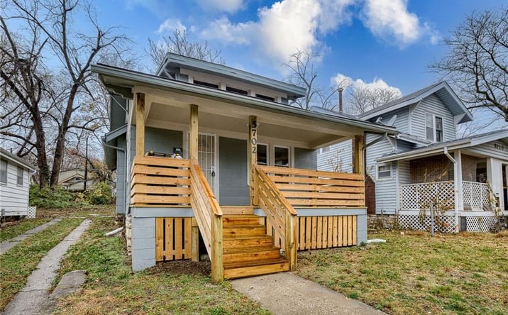 Pictures of Multifamily property located at 2819 E 63rd St, Kansas City, MO 64130 for sales - image #1