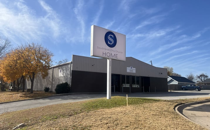 Pictures of Retail property located at 2606 Hemphill St., Fort Worth, TX 76110 for sales - image #1