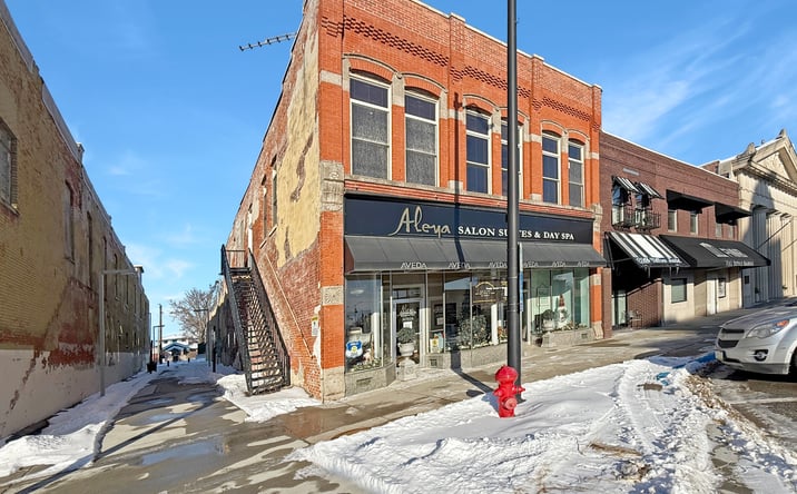 Pictures of Mixed Use, Retail, Special Purpose property located at 112 N 2nd Ave W, Newton, IA 50208 for sales - image #1