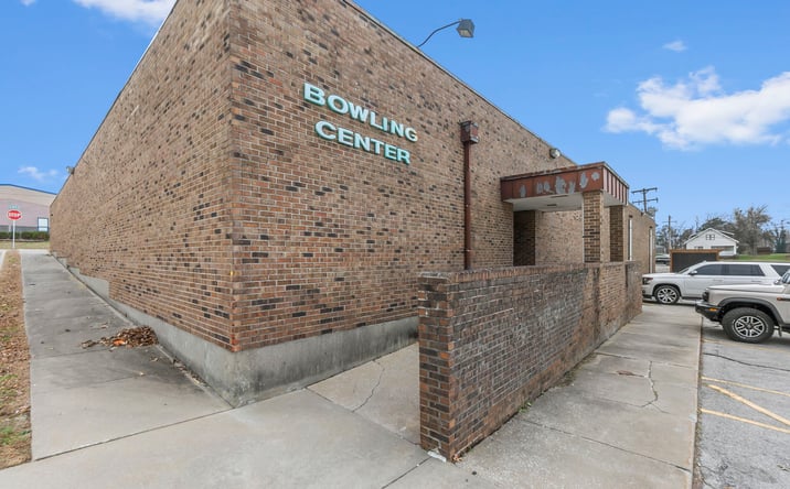 Pictures of Retail property located at 304 W South St, Perryville, MO 63775 for sales - image #1