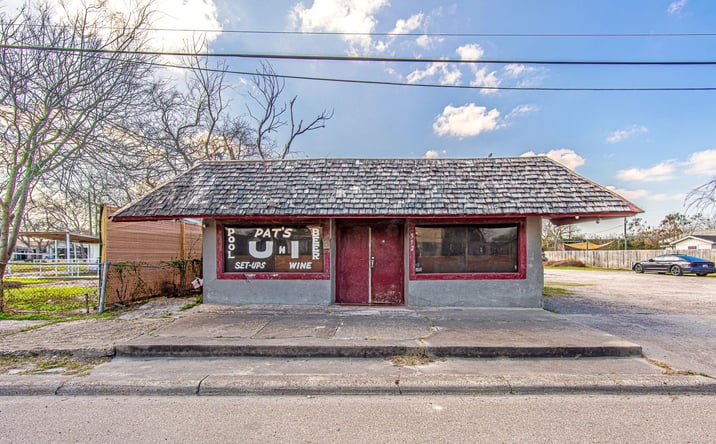 Pictures of Retail property located at 512 Sodville St, Sinton, TX 78387 for sales - image #1