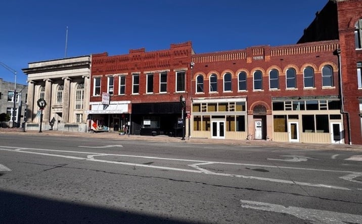 Pictures of Mixed Use, Office property located at 9 W Main Street, Ardmore, OK 73401 for sales - image #1