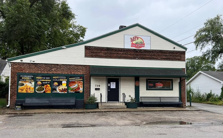 Pictures of Retail property located at 716 E Enos Avenue, Springfield, IL 62702-6328 for sales - image #1