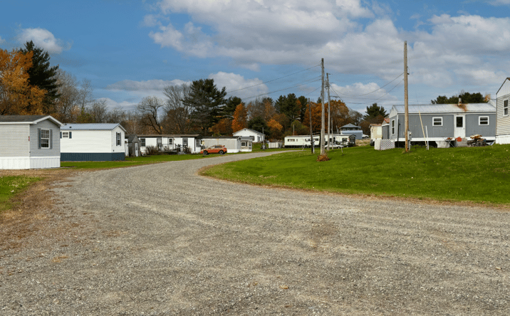 Pictures of Mobile Home Park property located at 714 Hinckley Rd, Clinton, ME 04927 for sales - image #1