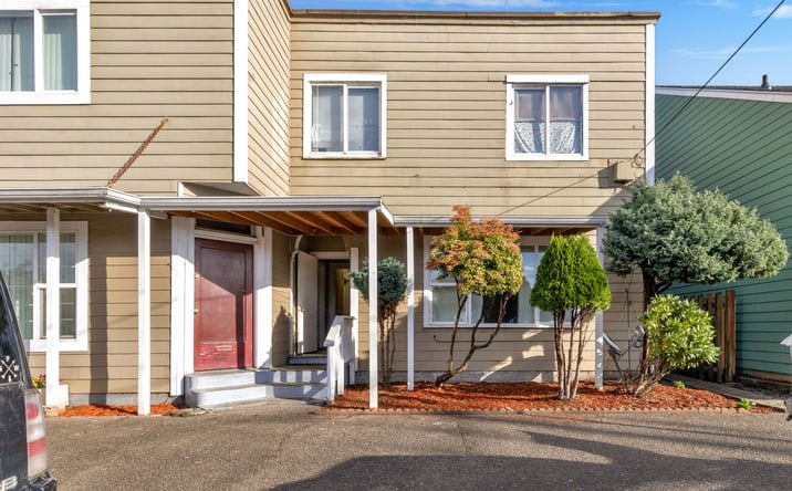 Pictures of Multifamily property located at 1708 4th St, Tillamook, OR 97141 for sales - image #1