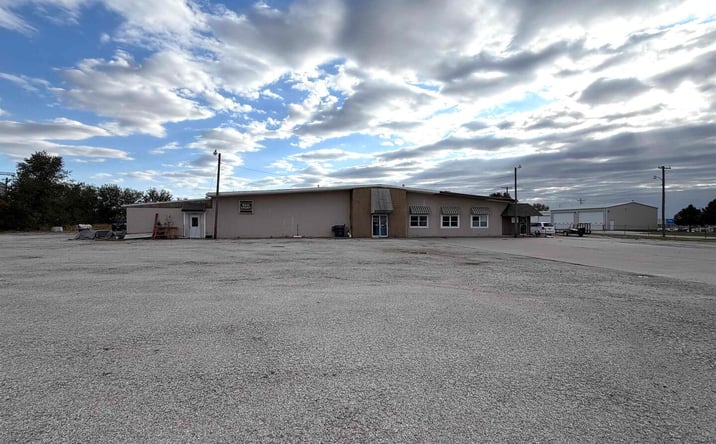 Pictures of Mixed Use, Office, Retail, Special Purpose property located at 1708 SE 3rd Street, Aledo, IL 61231 for sales - image #1