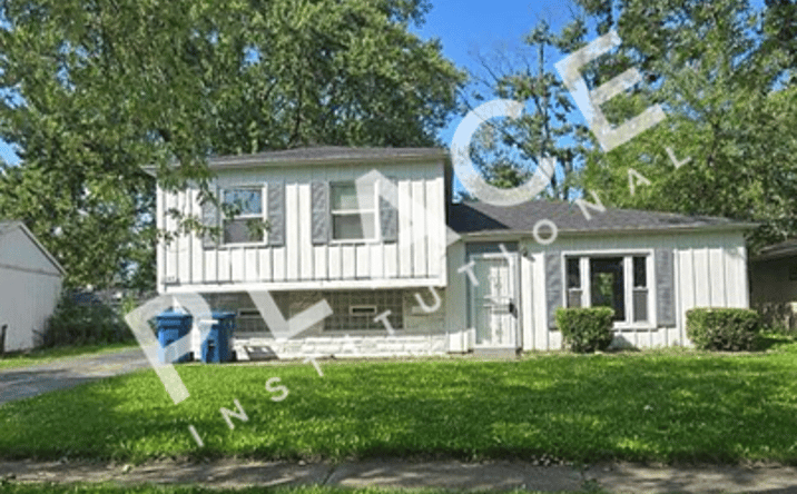 Pictures of Multifamily property located at 1823 218th St, Sauk Village, IL 60411 for sales - image #1