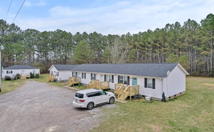 Pictures of Multifamily property located at 156-A Dudley Ln, Owens Cross Roads, AL 35763 for sales - image #1