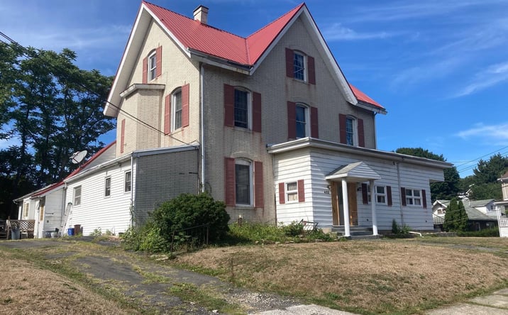 Pictures of Multifamily property located at 452 Greenwood Ave, Pottsville, PA 17901 for sales - image #1