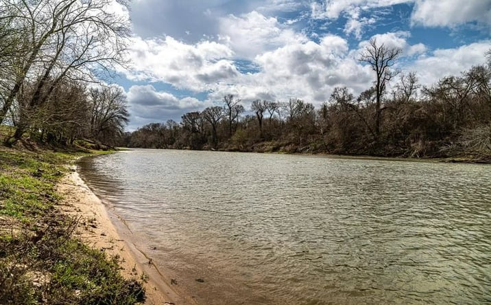 Pictures of Land property located at 121 Mechelle St, 129195, TX 78957 for sales - image #1