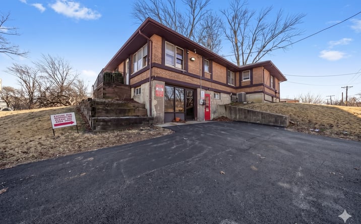 Pictures of Office, Multifamily property located at 8200 W 95 Street, Hickory Hills, IL 60457 for sales - image #1