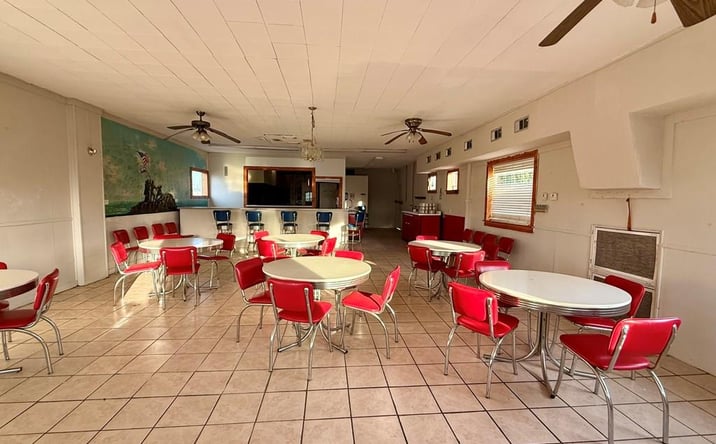 Pictures of Mixed Use, Office, Retail property located at 21 Fair St, Baxley, GA 31513 for sales - image #1
