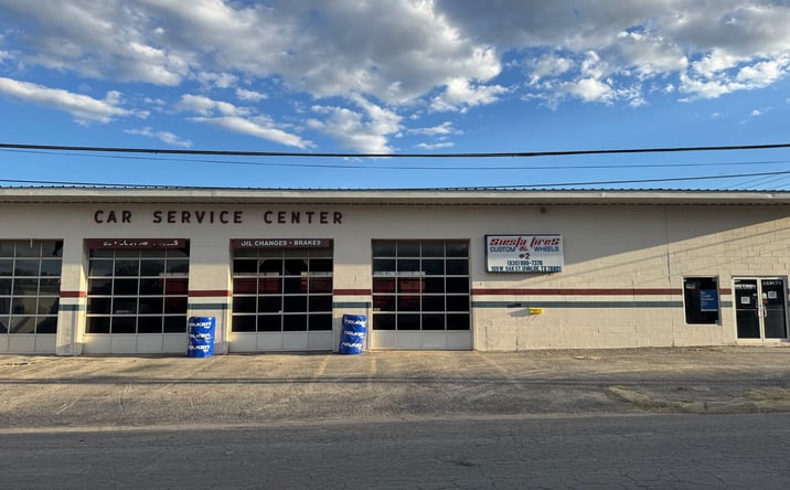 Pictures of Retail, Industrial property located at 109 W Oak St, Uvalde, TX 78801 for sales - image #1