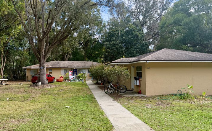 Pictures of Multifamily property located at 11585 SE 59th Ave, Belleview, FL 34420 for sales - image #1