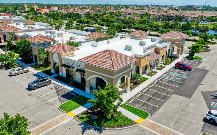 Pictures of Retail property located at 19517 Highland Oaks Dr, Estero, FL 33928 for sales - image #1