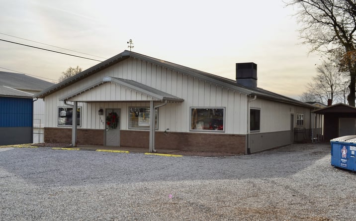 Pictures of Office, Retail property located at 107 W Main St, Albion, IL 62806 for sales - image #1