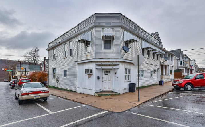 Pictures of Multifamily property located at 301 E Bertsch St, Lansford, PA 18232 for sales - image #1
