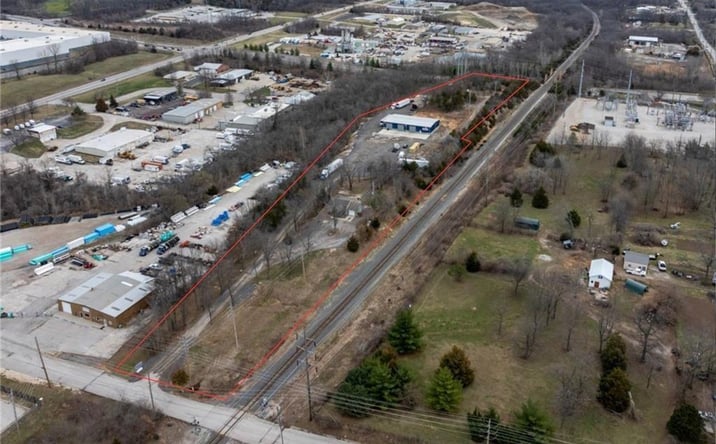 Pictures of Industrial, Retail property located at 814 SE Sunny School Circle, Blue Springs, MO 64014 for sales - image #1