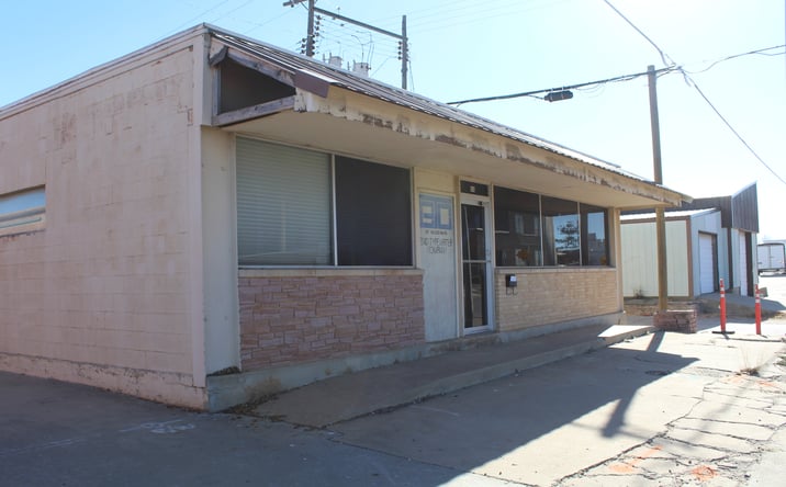 Pictures of Mixed Use, Office, Retail property located at 814 9th St, Woodward, OK 73801 for sales - image #1