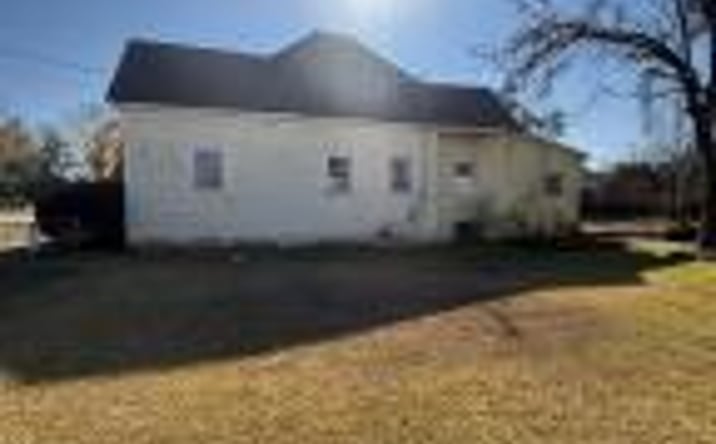 Pictures of Office, Retail property located at 1215 25th Avenue, Meridian, MS 39301 for sales - image #1