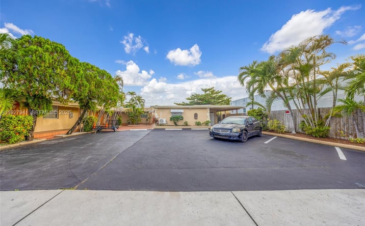 Pictures of Multifamily property located at 6124 Pembroke Rd # 8 #1-8, Miramar, FL 33023 for sales - image #1