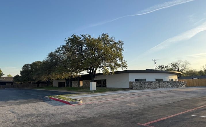 Pictures of Office, Retail property located at 2012 N MacArthur Blvd, Irving, TX 75061 for sales - image #1