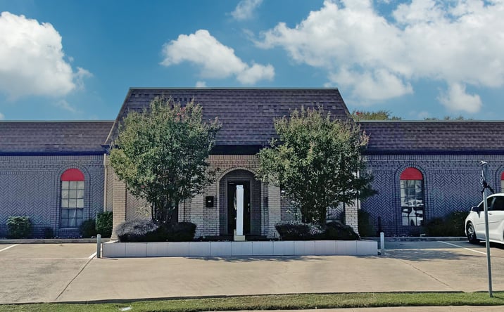 Pictures of Office, Retail property located at 2511 Texas Dr, Irving, TX 75062 for sales - image #1