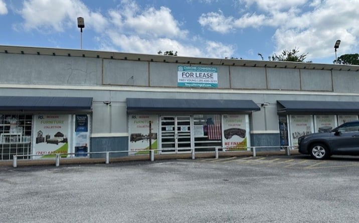 Pictures of Retail property located at 9820 North Fwy, Houston, TX 77037 for sales - image #1