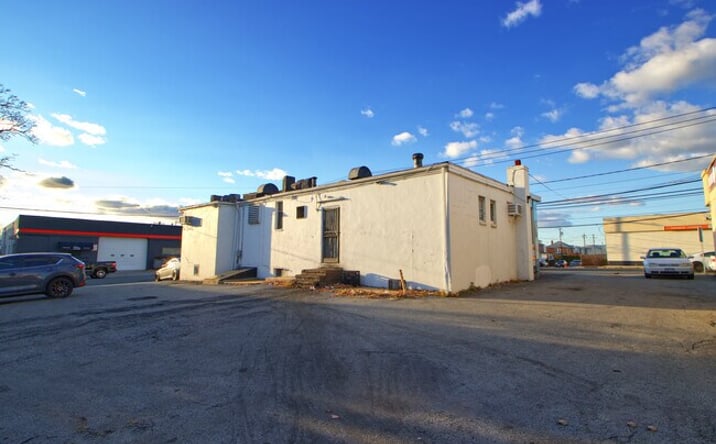 Pictures of Retail property located at 267 Burnside Ave, Lawrence, NY 11559 for sales - image #1