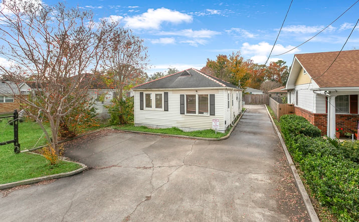 image of property at 1100 CLEARVIEW PKWY Metairie LA 70001-3418