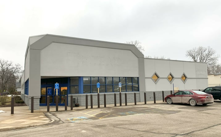 Pictures of Retail property located at 1002 E Grand River Ave, Howell, MI 48843 for sales - image #1