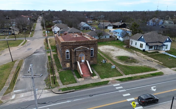 Pictures of Retail property located at 3907 Lee St, Greenville, TX 75401 for sales - image #1