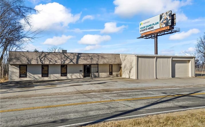 Pictures of Industrial, Office property located at 4702 Eastern Avenue, Kansas City, MO 64129 for sales - image #1