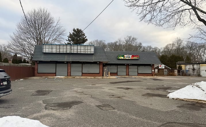 Pictures of Retail property located at 2815 Montauk Hwy, Brookhaven, NY 11719 for sales - image #1