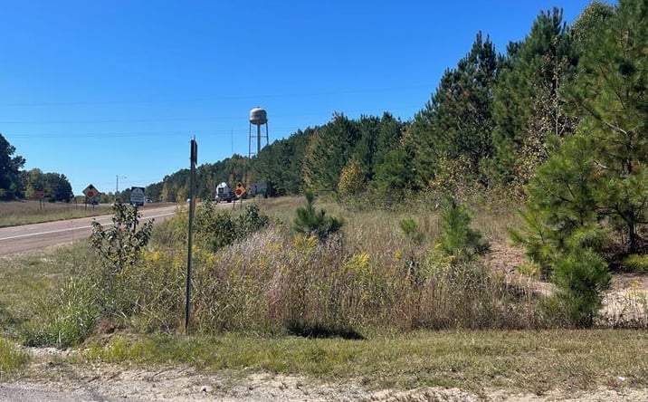 Pictures of Land property located at Veterans Dr N & Hwy 22, Huntingdon, TN 38344 for sales - image #1