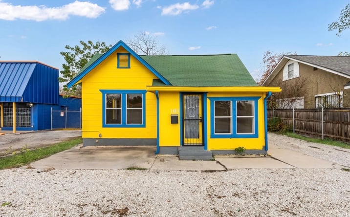 Pictures of Mixed Use, Retail property located at 1121 W Hildebrand Ave, San Antonio, TX 78201 for sales - image #1