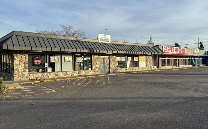 Pictures of Retail property located at 610-700 NE 102nd Ave, Portland, OR 97220 for sales - image #1