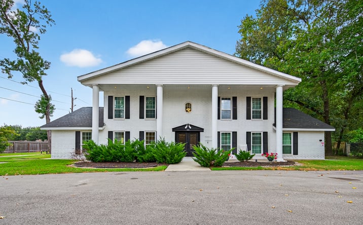 Pictures of Senior Living, Special Purpose, Office property located at 29902 E Hawthorne Dr, Spring, TX 77386 for sales - image #1