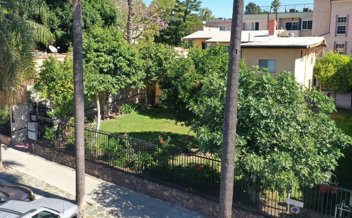Pictures of Multifamily property located at 2000 Argyle Ave, Los Angeles, CA 90068 for sales - image #1