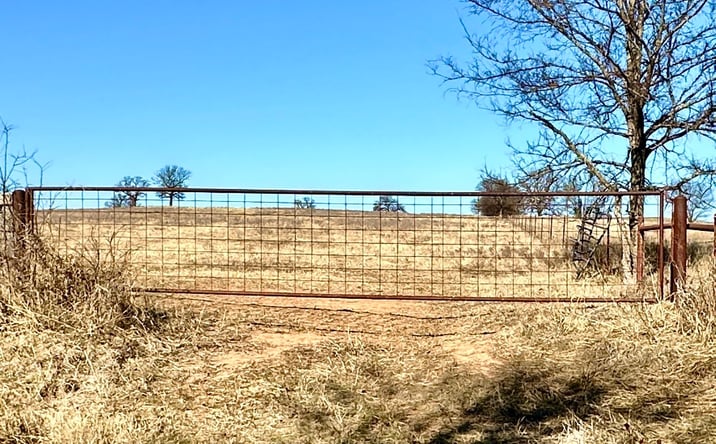 Pictures of Land property located at W Memorial, Lone Grove, OK 73443 for sales - image #1
