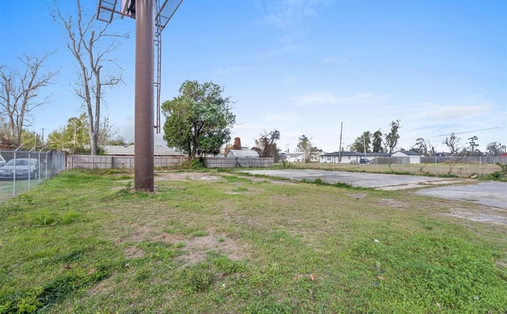 Pictures of Land property located at 1723 N Highway 171, Lake Charles, LA 70611 for sales - image #1