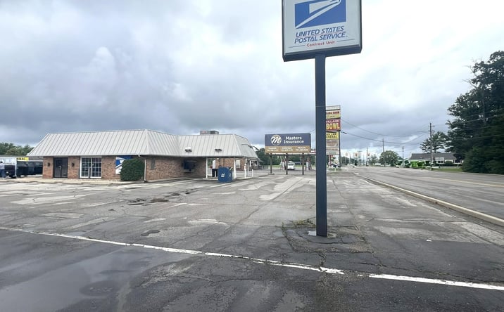 Pictures of Retail, Office, Mixed Use property located at 4801 N Wheeling Avenue, Muncie, IN 47304 for sales - image #1