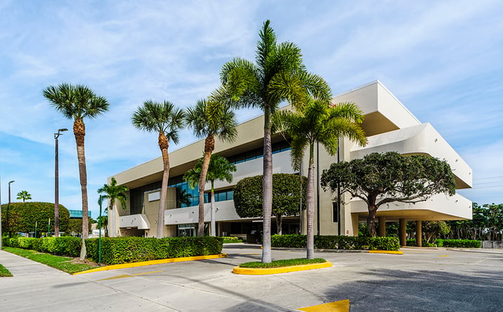 Pictures of Office property located at 660 US-1, North Palm Beach, FL 33408 for sales - image #1