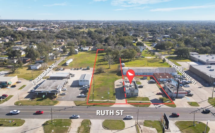 Pictures of Retail property located at 1504 Ruth St, Sulphur, LA 70663 for sales - image #1