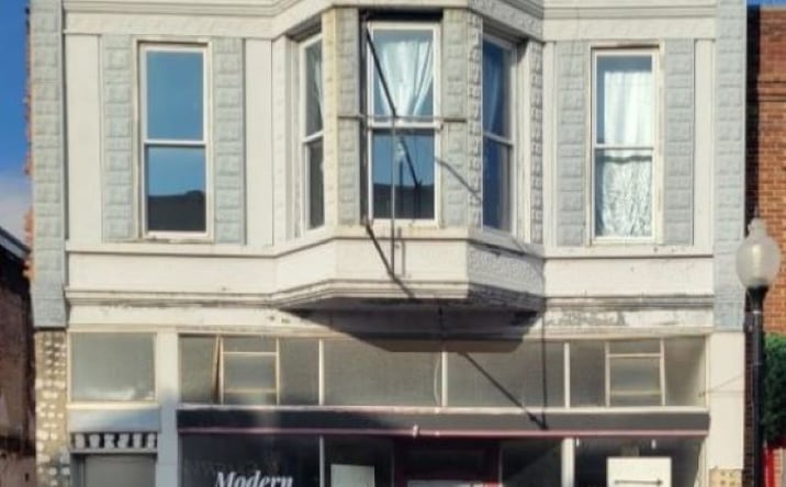Pictures of Mixed Use, Office, Retail property located at 104 E Main St, Washington, IN 47501 for sales - image #1