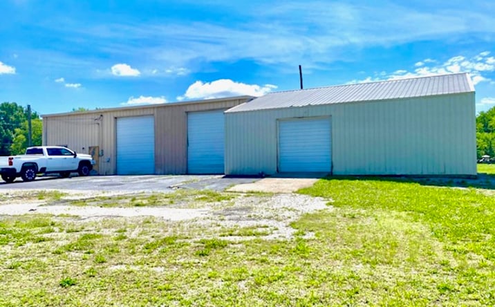 Pictures of Industrial, Mixed Use property located at 713 Gray Ln, Mount Pleasant, TN 38474 for sales - image #1