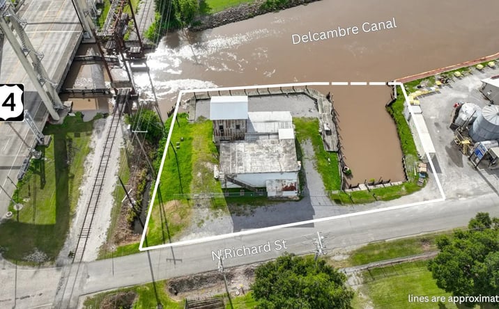Pictures of Retail, Land property located at 218 N Richard St, Delcambre, LA 70528 for sales - image #1