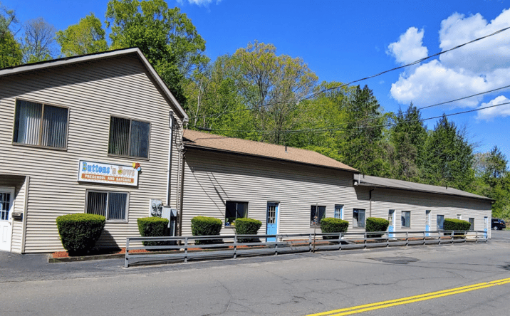 Pictures of Retail property located at 982 Rubber Ave, Naugatuck, CT 06770 for sales - image #1