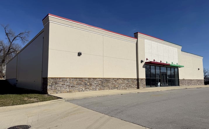 Pictures of Retail property located at 503 E Main St, Willow Springs, MO 65793 for sales - image #1