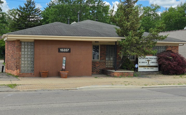 Pictures of Office property located at 15357 Farmington Road, Livonia, MI 48154 for sales - image #1